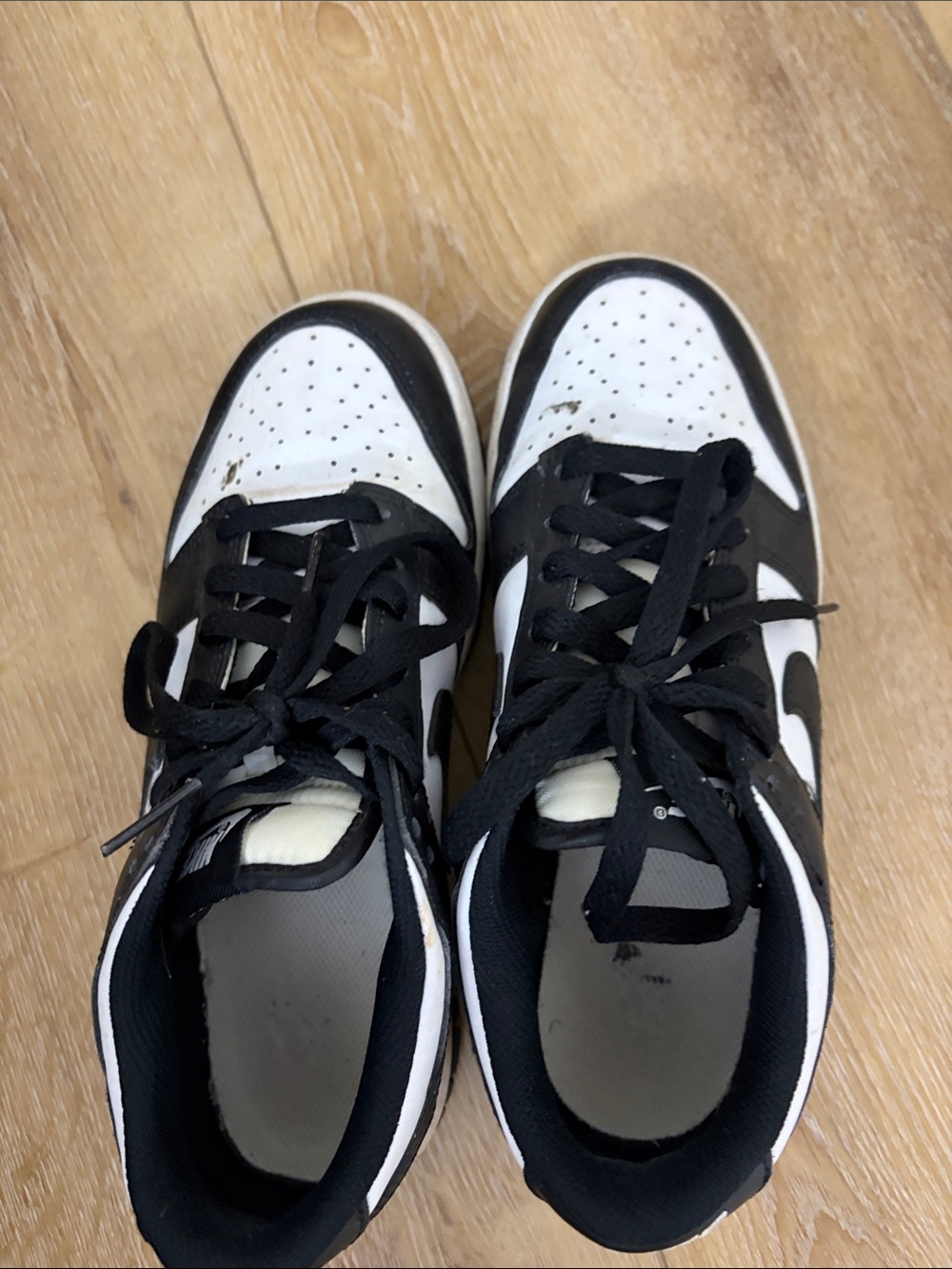 Nike Women's Black and White Low-Top Sneakers - Picture 3 of 6